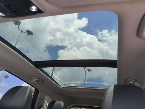 Certified 2025 Kia Sorento SX FWD image 14