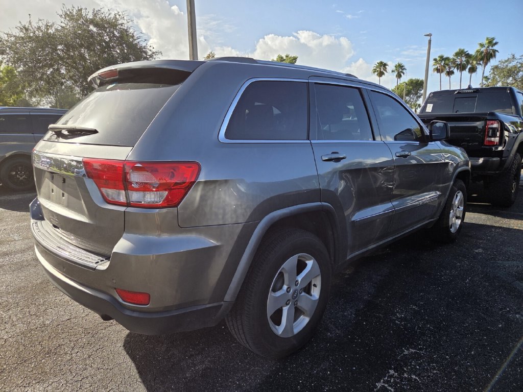 Used 2011 Jeep Grand Cherokee Laredo RWD image 5