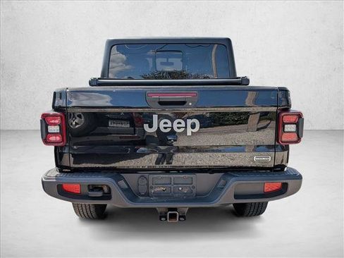 Used 2020 Jeep Gladiator Overland AWD/4WD image 5