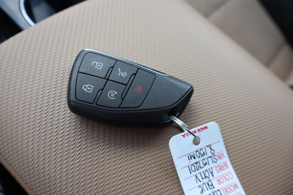 Used 2025 Chevrolet Equinox ACTIV w/ Safety and Technology Package FWD image 19