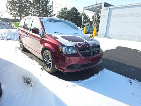 Used 2017 Dodge Grand Caravan SE image 1