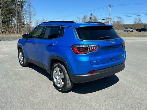 Used 2022 Jeep Compass Latitude w/ Convenience Group AWD/4WD image 3