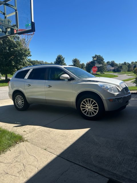 Used 2012 Buick Enclave Leather FWD image 2