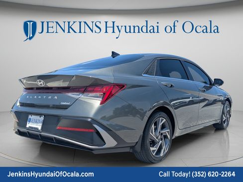 New 2026 Hyundai Elantra Limited FWD image 3
