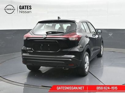 New 2025 Nissan Kicks Play S