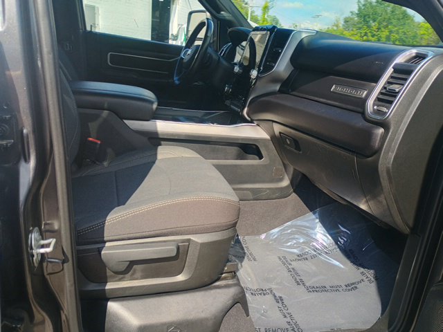 Used 2024 RAM 2500 Big Horn w/ Sport Appearance Package AWD/4WD image 15