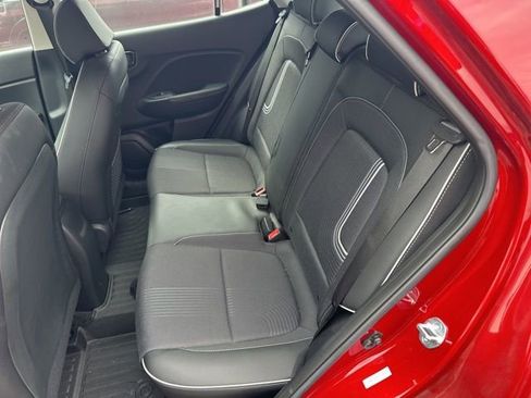 Used 2023 Hyundai Venue Limited w/ Cargo Package image 10