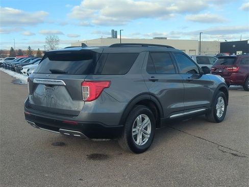 Used 2021 Ford Explorer XLT w/ Equipment Group 202A image 3