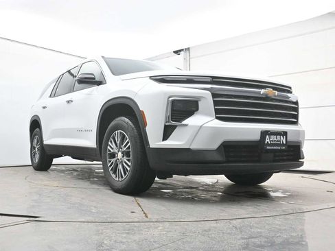New 2026 Chevrolet Traverse LT image 17
