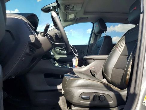 Used 2024 GMC Terrain AT4 w/ Tech Package AWD/4WD image 7