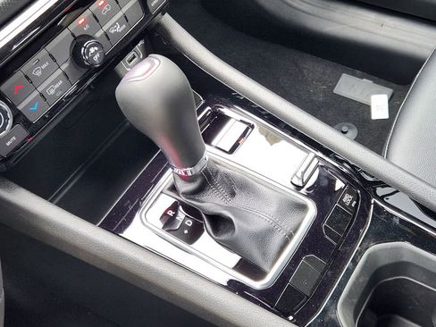 New 2026 Jeep Compass Latitude image 15