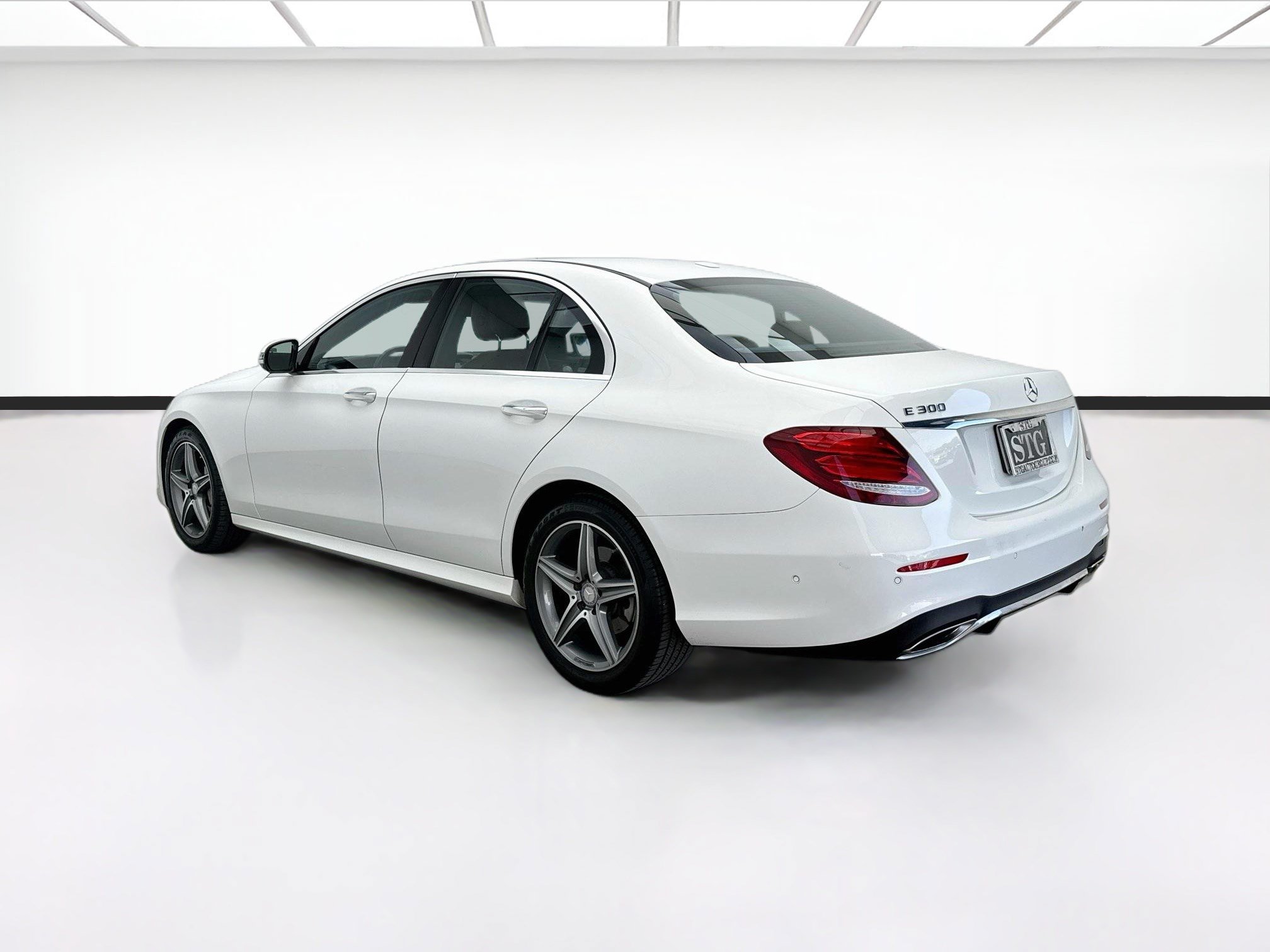 Used 2017 Mercedes-Benz E 300 image 6