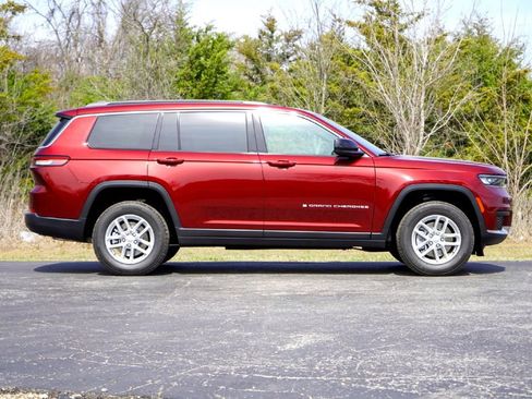 New 2026 Jeep Grand Cherokee L Laredo RWD image 5