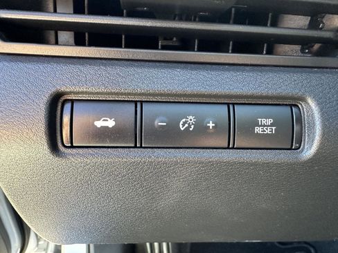 Used 2024 Nissan Altima 2.5 SV image 24