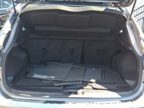 Used 2021 Nissan Rogue Sport SV image 28