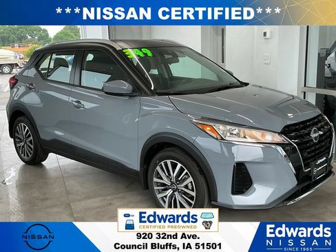 Used 2023 Nissan Kicks SV FWD image 2