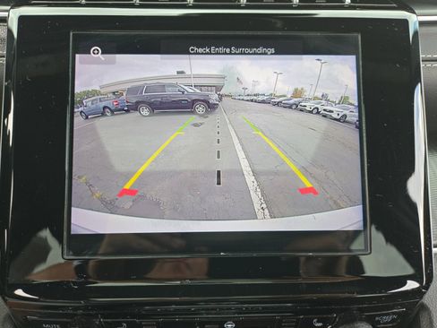 Used 2023 Jeep Grand Cherokee L Laredo image 19