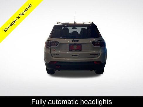 Used 2025 Jeep Compass Trailhawk AWD/4WD image 17