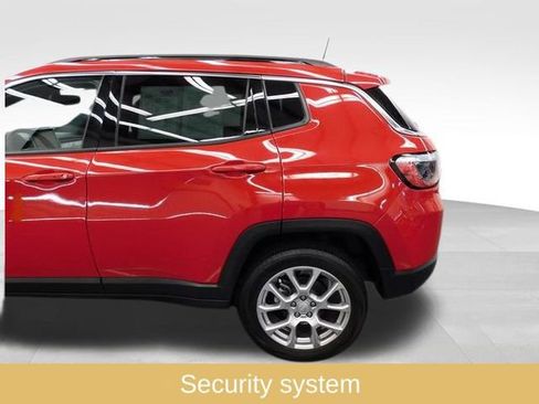 Used 2023 Jeep Compass Latitude image 17