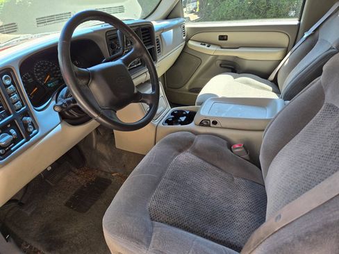 Used 2000 Chevrolet Tahoe LS w/ LS Preferred Equipment Group AWD/4WD image 5