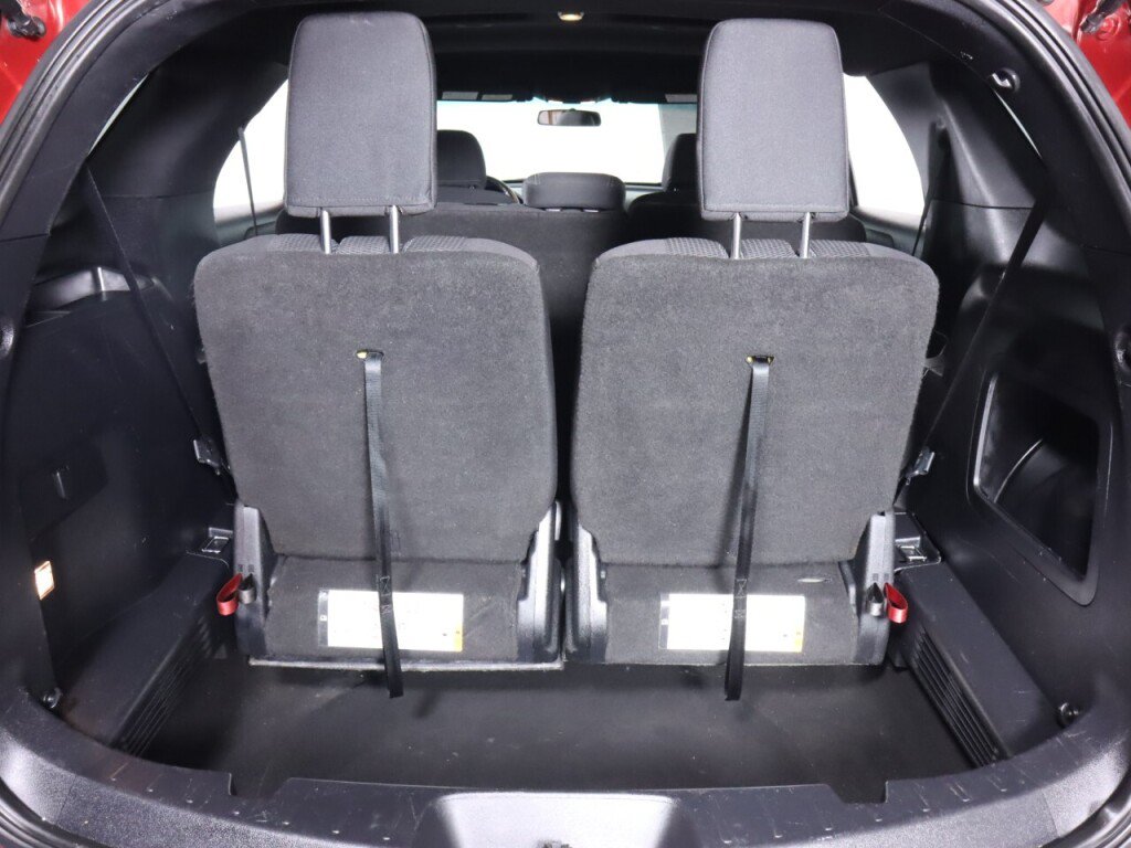 Used 2017 Ford Explorer XLT AWD/4WD image 33