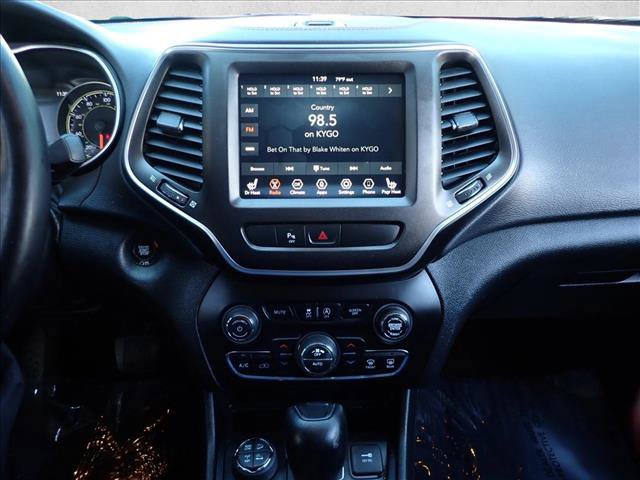 Used 2020 Jeep Cherokee Trailhawk w/ Cold Weather Group AWD/4WD image 16