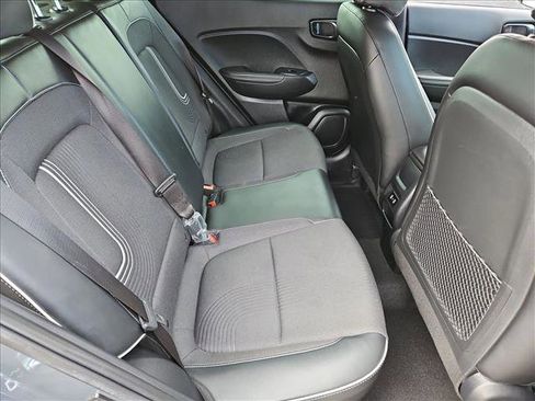 Certified 2025 Hyundai Venue Limited image 19