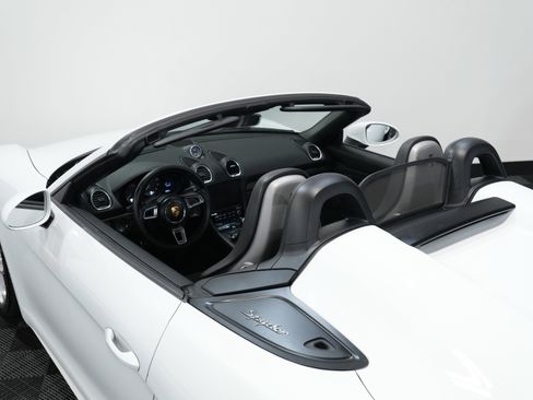 Used 2021 Porsche 718 Boxster Spyder image 23