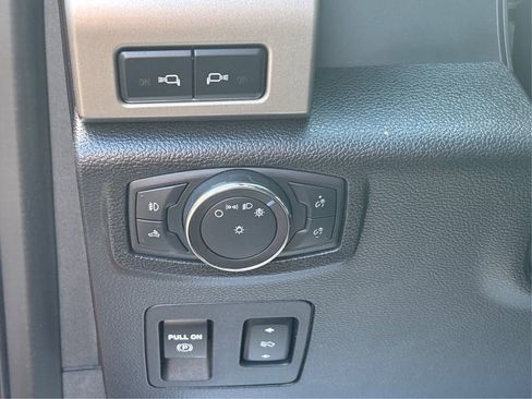 Used 2018 Ford F150 Lariat w/ Equipment Group 502A Luxury image 25