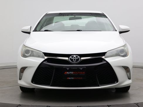 Used 2017 Toyota Camry SE FWD image 2
