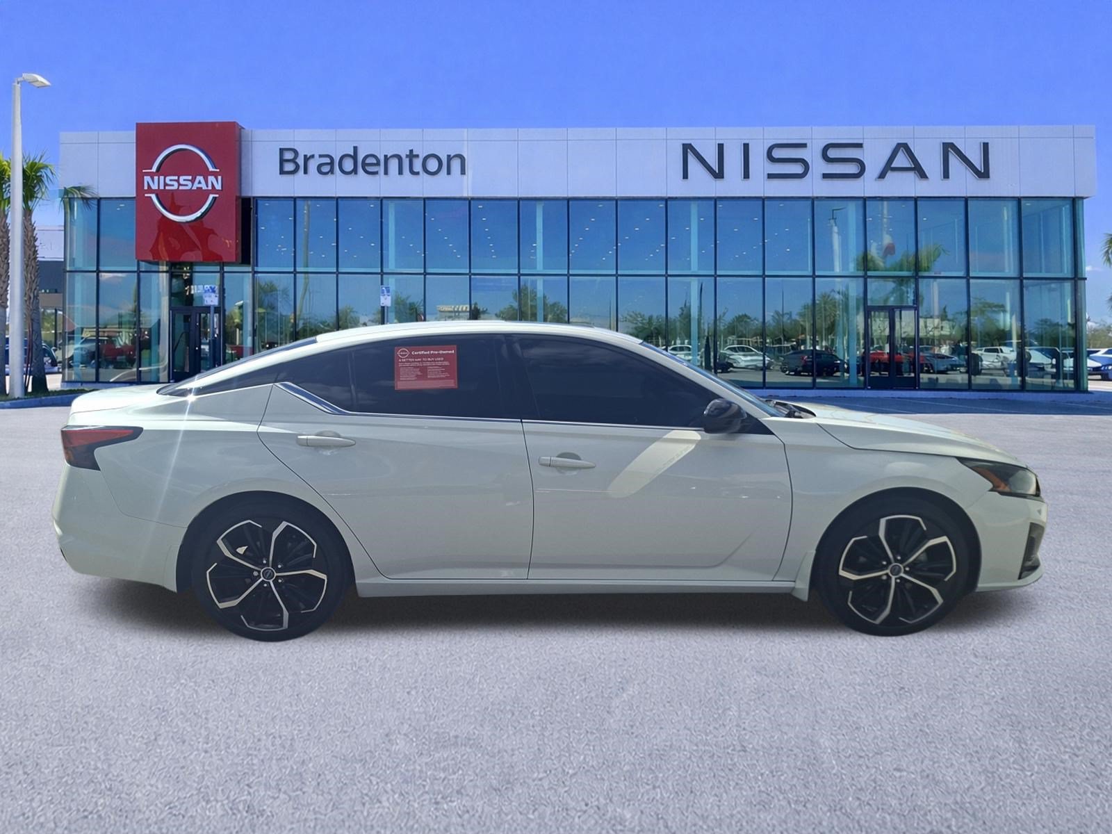 Certified 2024 Nissan Altima 2.5 SR w/ SR Premium Package FWD image 4