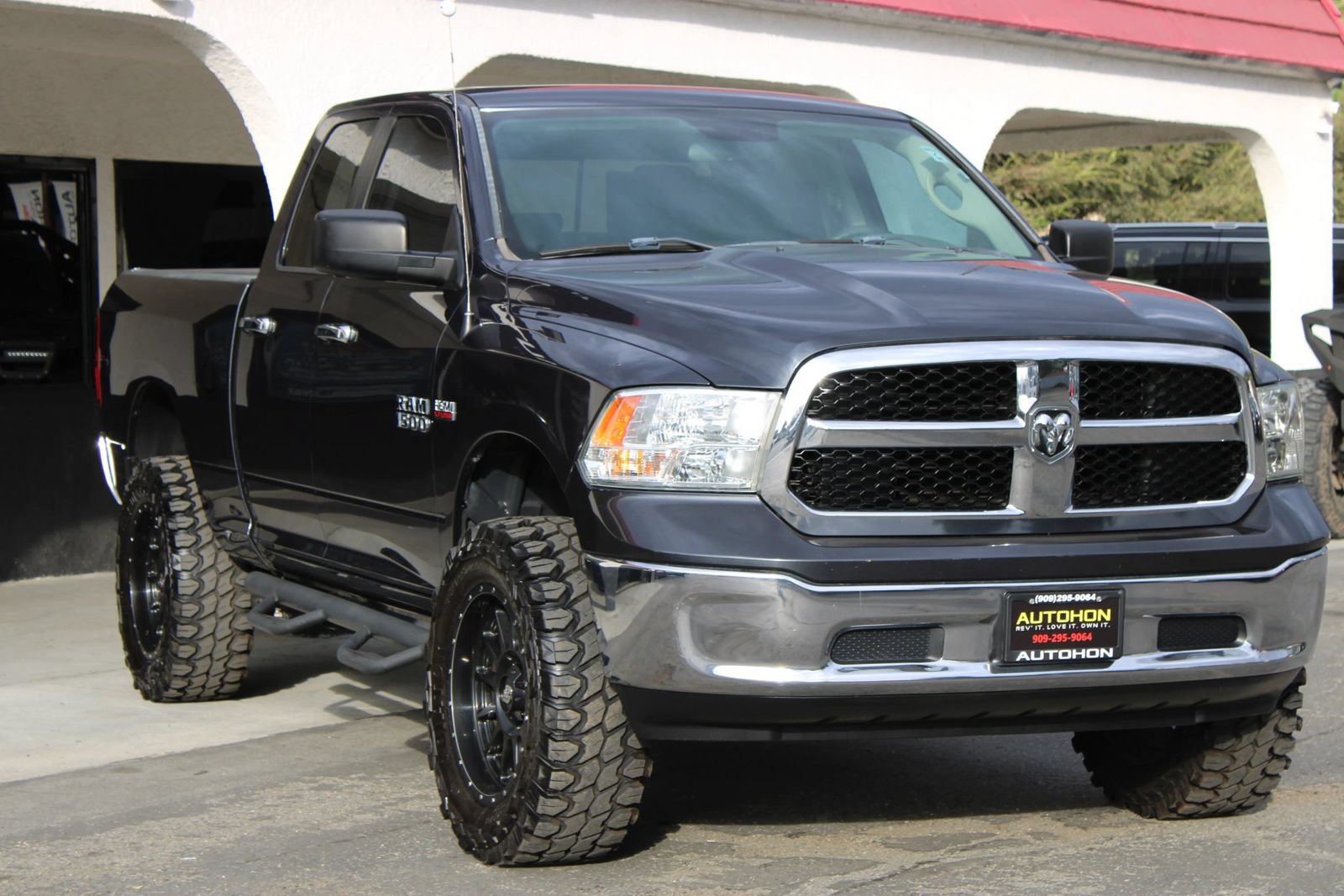 Used 2017 RAM 1500 Classic SLT RWD image 3