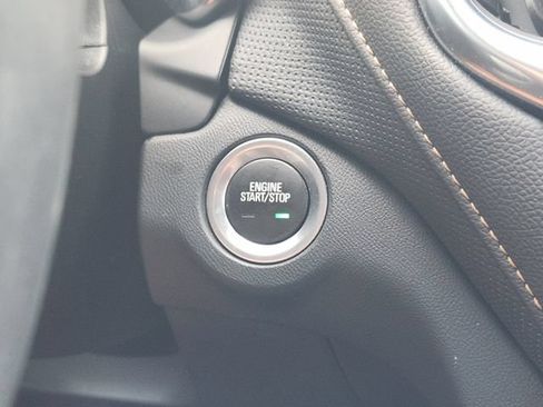 Used 2021 Chevrolet Equinox Premier FWD image 8