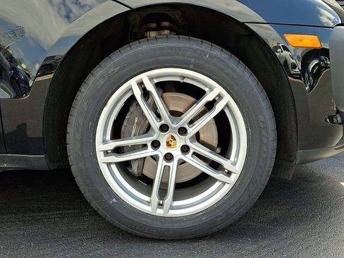 Certified 2023 Porsche Macan Turbo AWD/4WD image 12