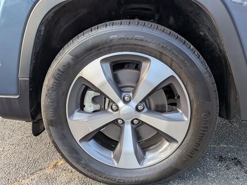 Certified 2021 Jeep Cherokee Limited w/ Elite Package image 10