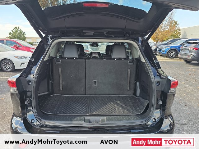 Used 2022 Toyota Highlander XLE FWD image 18