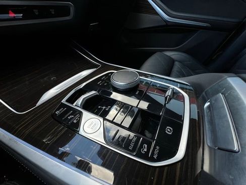 Used 2024 BMW X5 xDrive50e image 13