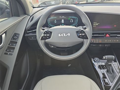 New 2026 Kia Niro EX image 16