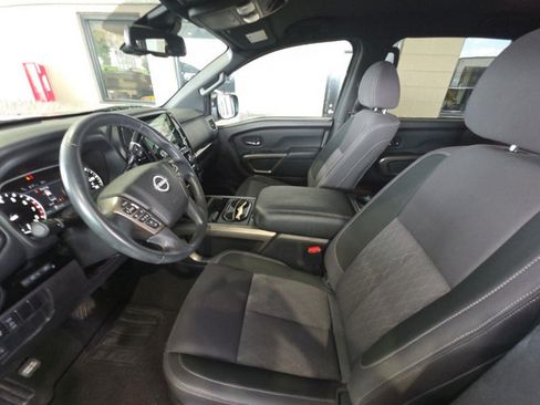 Used 2024 Nissan Titan SV w/ SV Bronze Edition Package AWD/4WD image 4