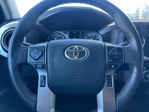 Used 2020 Toyota Tacoma SR5 image 19