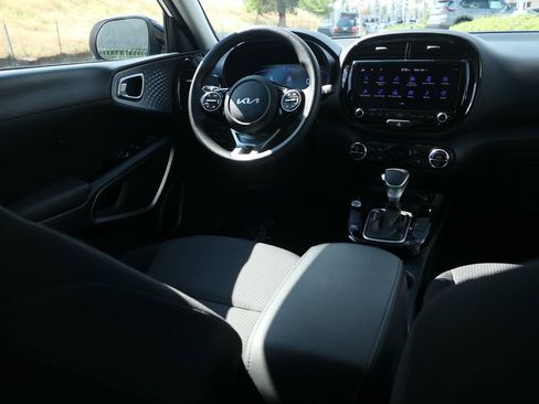 Used 2023 Kia Soul S image 24