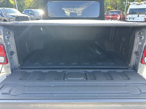 Used 2020 Jeep Gladiator Overland w/ Trailer Tow Package image 21