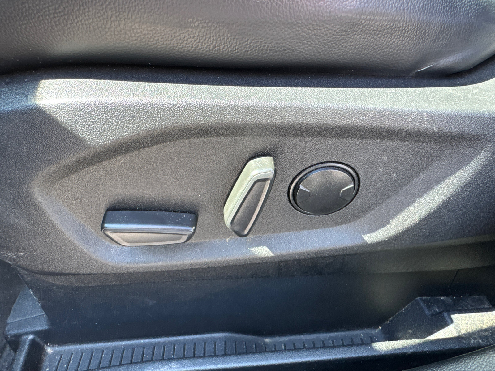Used 2024 Ford Edge SEL AWD/4WD image 10