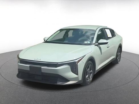 Used 2025 Kia K4 FWD image 6