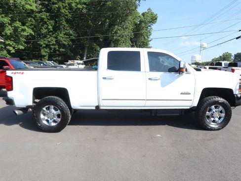 Used 2016 Chevrolet Silverado 2500 High Country w/ Duramax Plus Package AWD/4WD image 4
