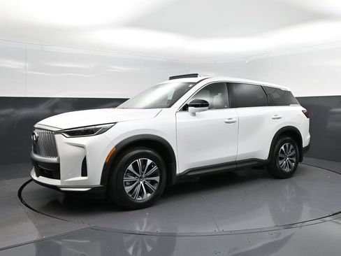 Certified 2026 INFINITI QX60 Pure w/ Cargo Package FWD image 3