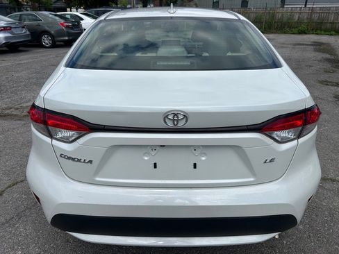 Used 2020 Toyota Corolla LE FWD image 3