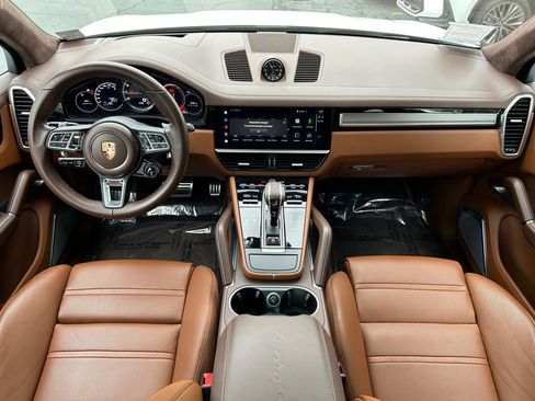Used 2022 Porsche Cayenne Turbo S w/ Assistance Package image 19