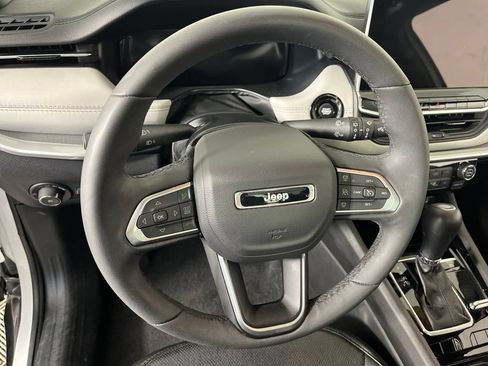 Used 2025 Jeep Compass Limited w/ Elite Group AWD/4WD image 35