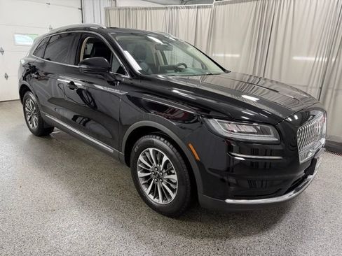 Used 2023 Lincoln Nautilus AWD w/ Premium Package image 3